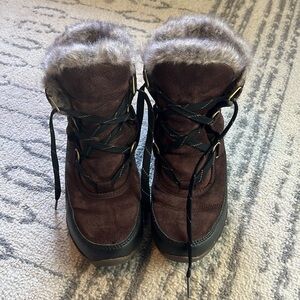 NWOT Sorel waterproof boots